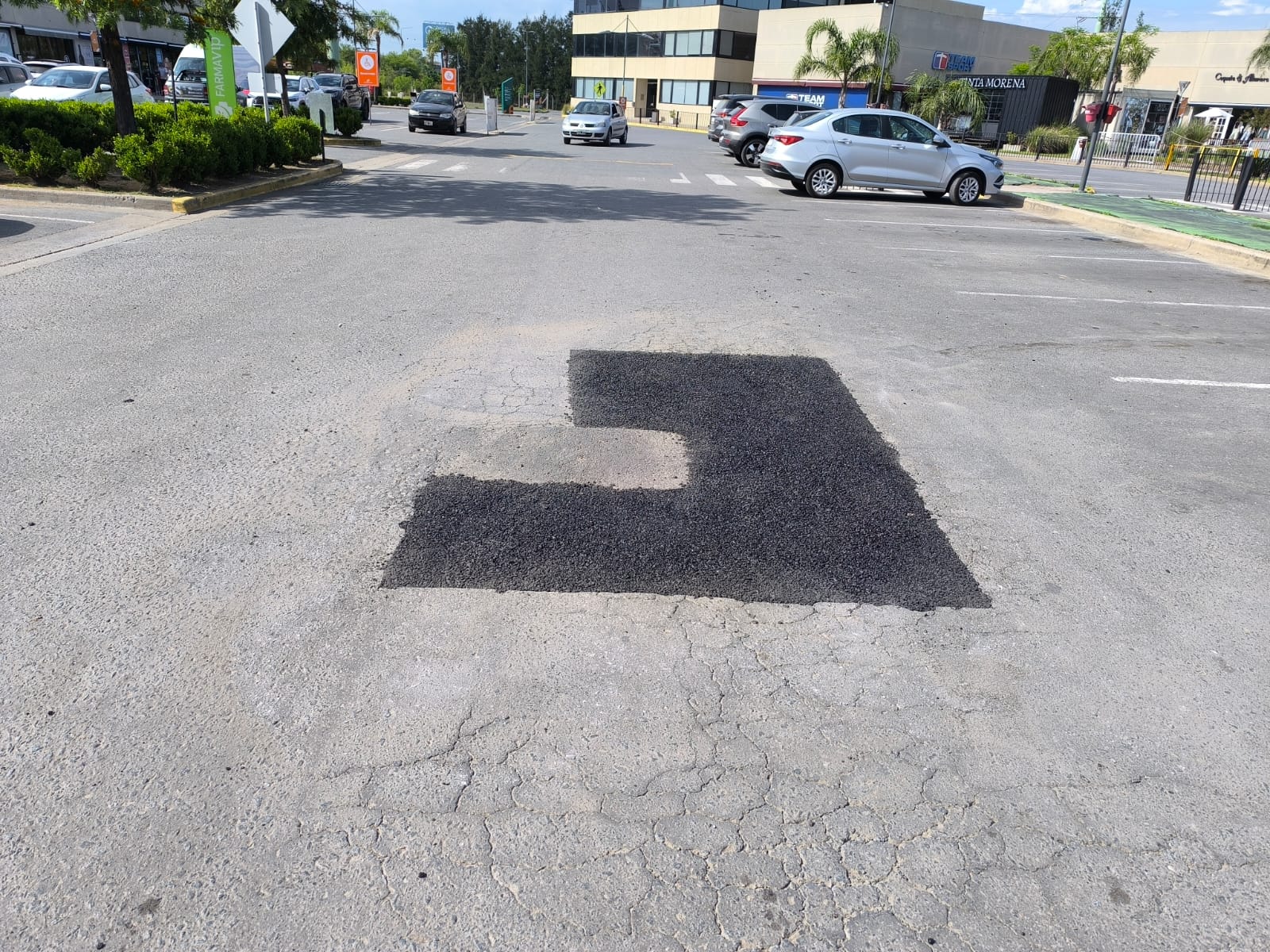 Bacheo en estacionamiento Villa Gesell